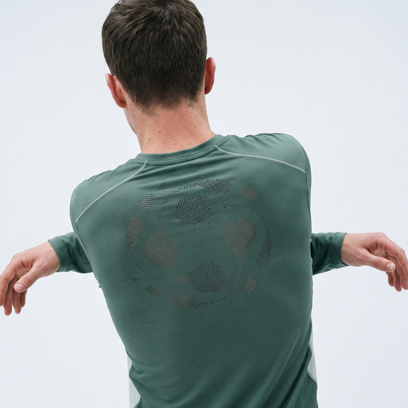 เสื้อวิ่งแขนยาวแห้งเร็วสำหรับท - Hiking บทวิจารณ์และราคา